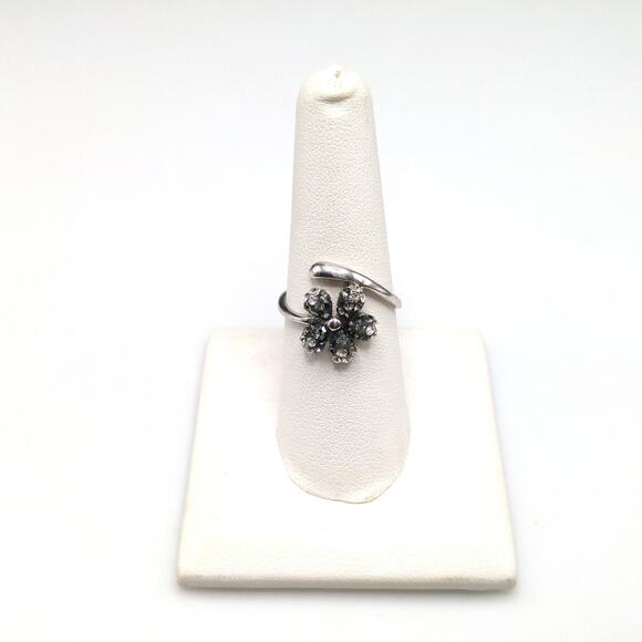 Sterling Silver Flower Ring with Rhinestones, Size 8.25 - Picture 8 of 10